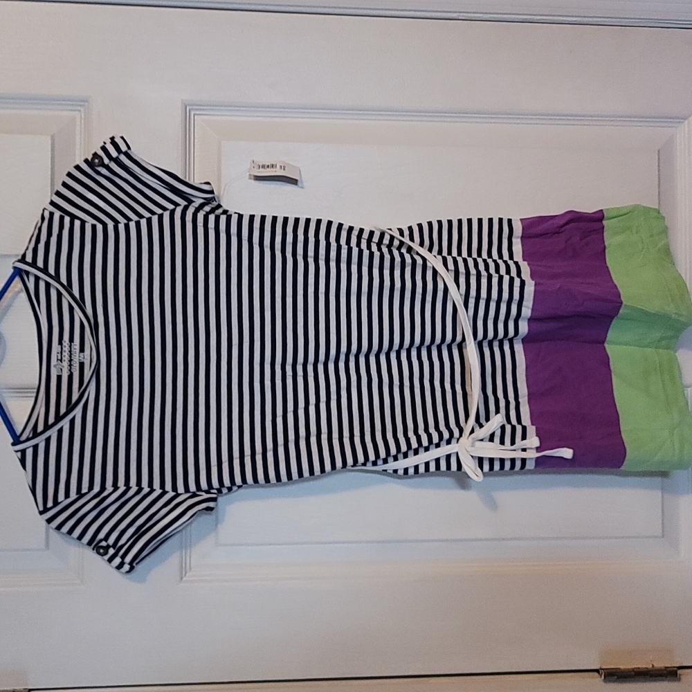 A brand new girls dress size 10-12 stripe dress